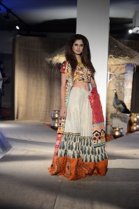 taanka-a-brand-dedicated-to-highlighting-the-arts-and-crafts-of-interior-sindh-launches-at-pfdc-fashion-active-in-lahore-1