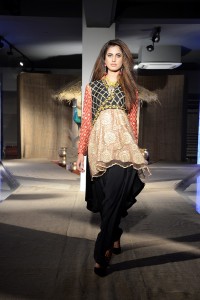 taanka-a-brand-dedicated-to-highlighting-the-arts-and-crafts-of-interior-sindh-launches-at-pfdc-fashion-active-in-lahore-3