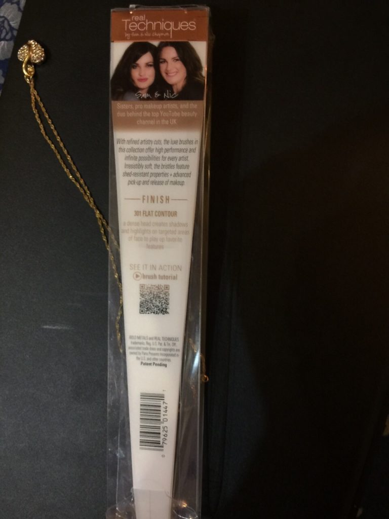 Real Techniques Bold Metals Collection 301 Flat Contour Brush Natural