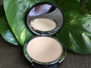 Kat Von D Lock-It Tattoo Powder Foundation 