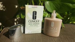 CLINIQUE ACNE SOLUTIONS LIQUID FOUNDATION