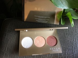 Becca Champagne Glow Palette 