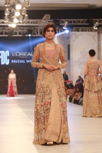 saira-shakira-zohra-collection-at-pfdc-loreal-paris-bridal-week-2016-1