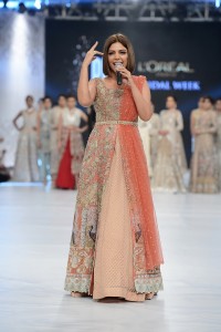 saira-shakira-zohra-collection-at-pfdc-loreal-paris-bridal-week-2016-3-1