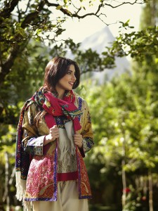 lakhany-silk-mills-winter-shawl-collection-1