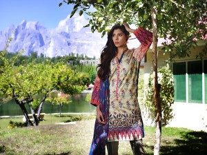lakhany-silk-mills-winter-shawl-collection-16