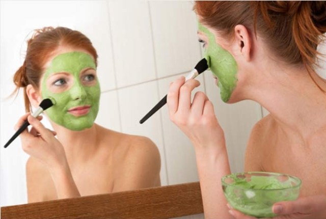 5 Simple Homemade Herbal Face Packs