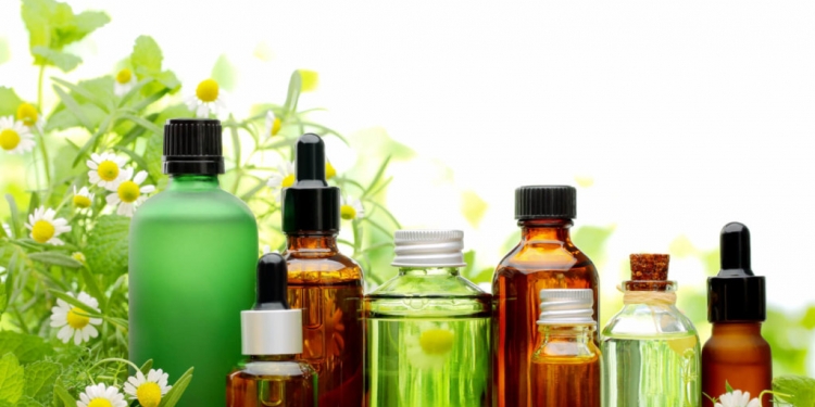 Natural Essential Oils for Skin Care That Will Improve Your Skin