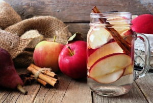 1. Apple and Cinnamon Detox Drink