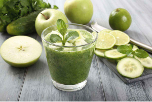 7. Spinach Apple Detox Cleanse Juice